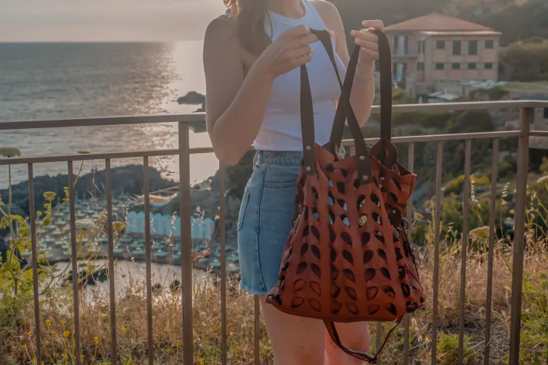 Africa – Laser-cut Shopper