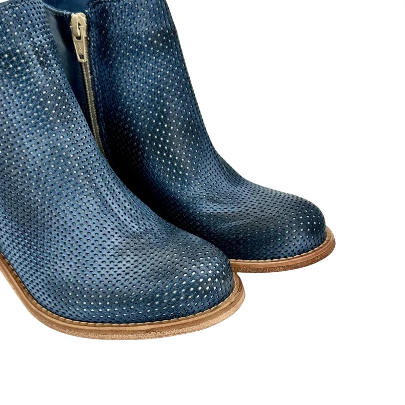 Ankle Boot In Brushed Nubuck Leather Jeans With Zip