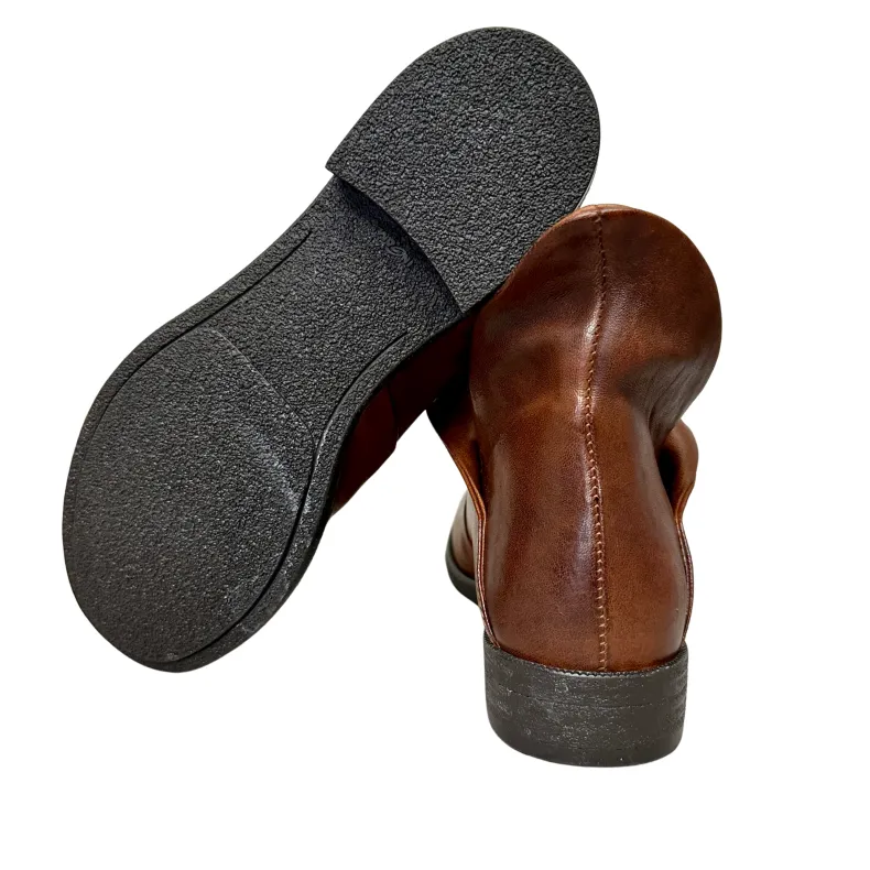 Artisanal Ankle Boot In Camarri 1916 Leather