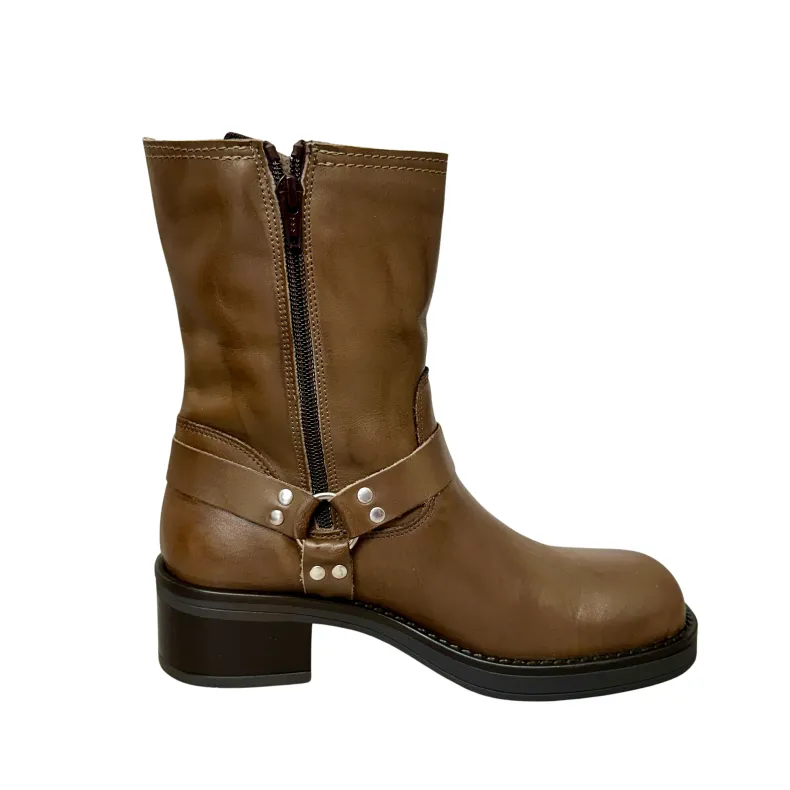 Biker Boot With Buckles And Taupe Square Toe
