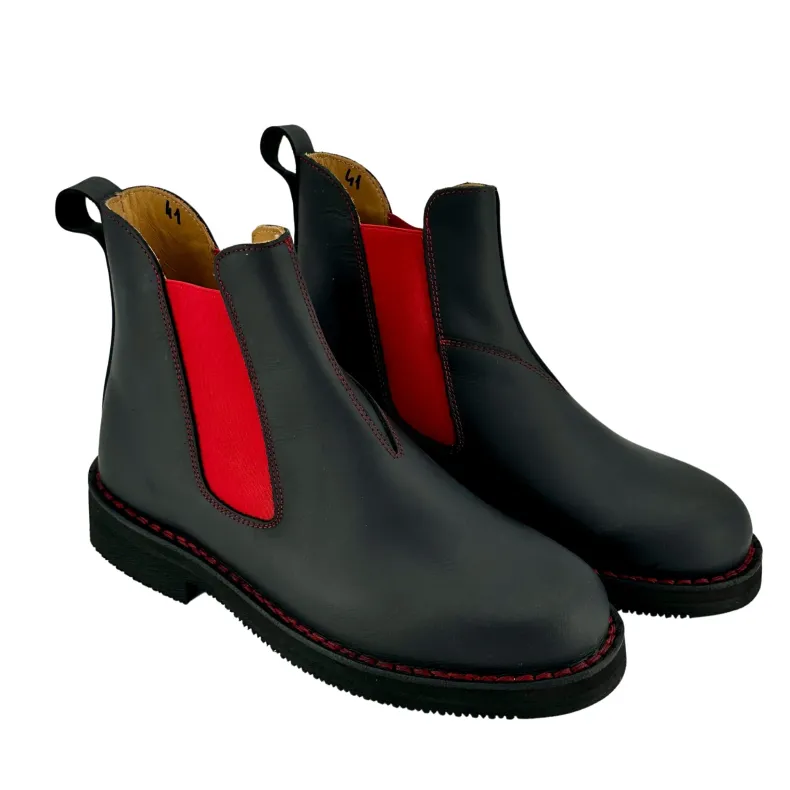 Black Handcrafted Beatles In Greased Leather