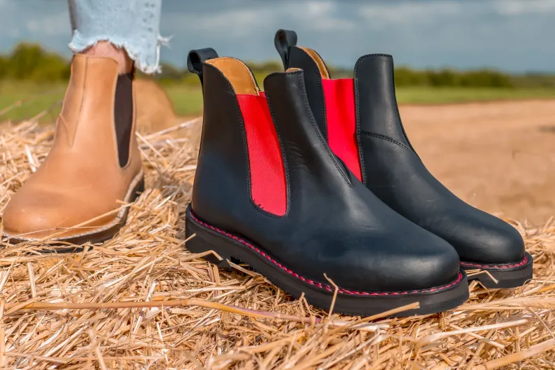 Black Handcrafted Beatles In Greased Leather