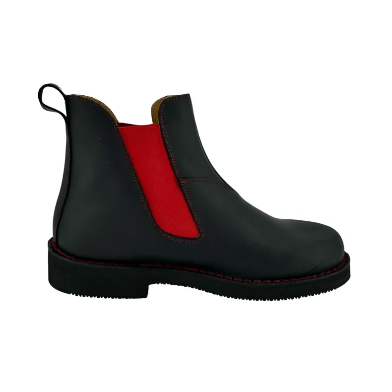 Black Handcrafted Beatles In Greased Leather