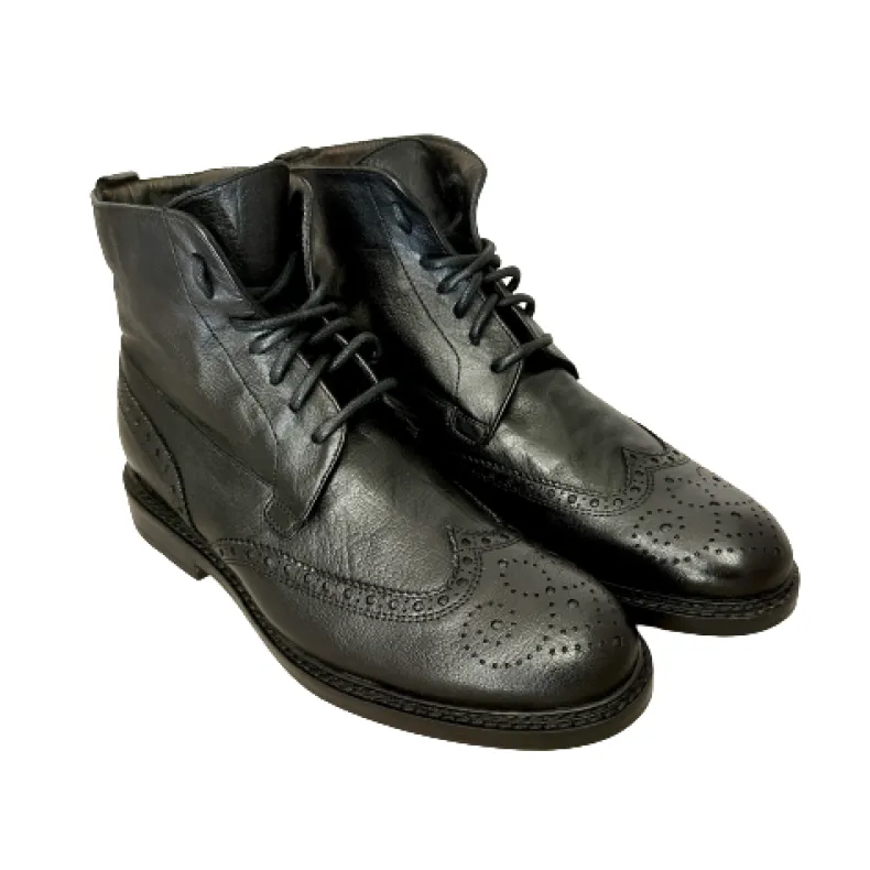 Handcrafted Amphibian In Black Dipped Buffalo