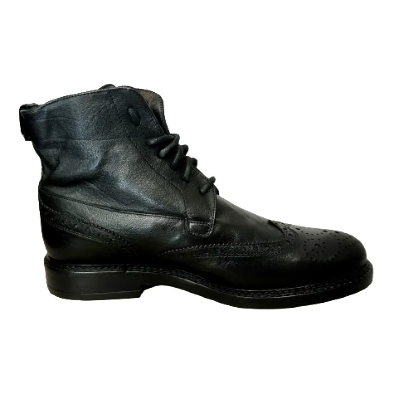 Handcrafted Amphibian In Black Dipped Buffalo