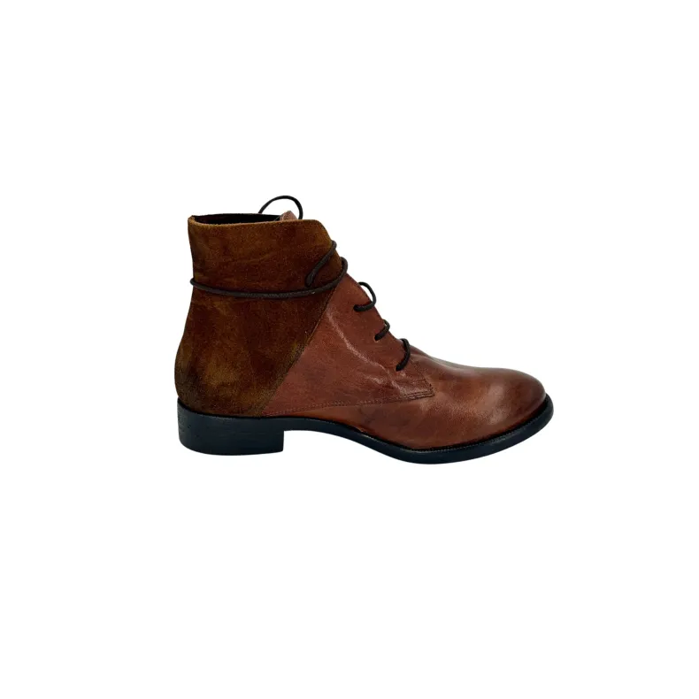 Handcrafted Amphibian In Camarri 1916 Dipped Leather