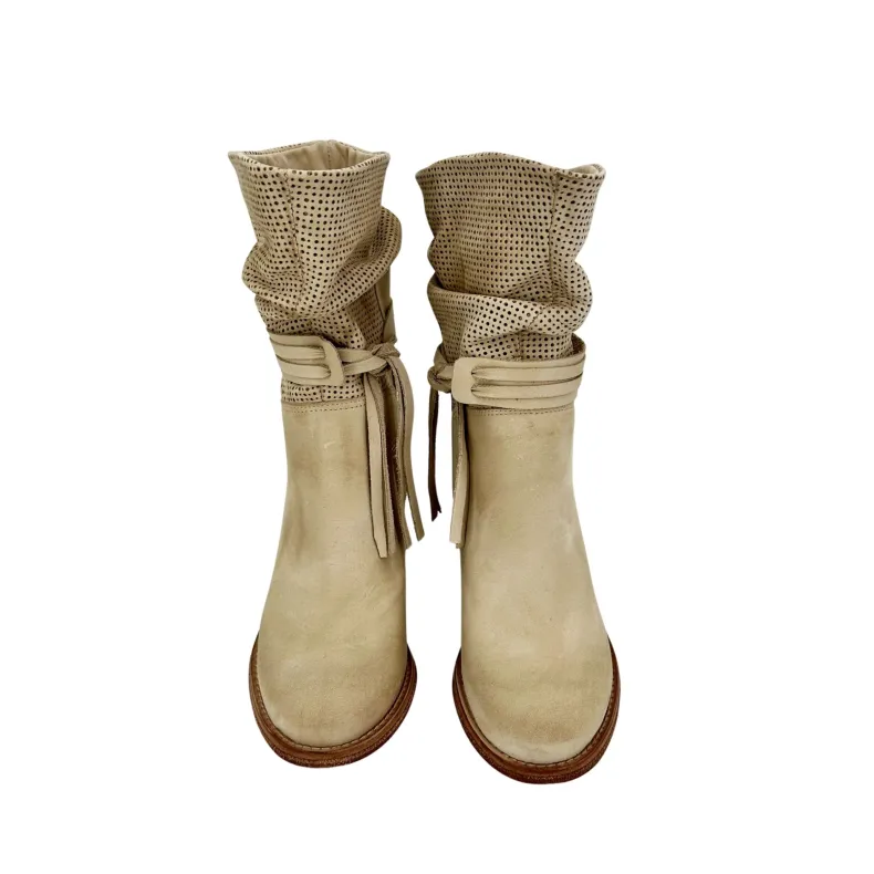 Handcrafted Boot In Beige Nubuck Leather