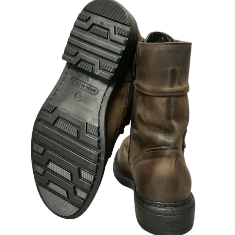 Handcrafted Dark Brown Amphibian