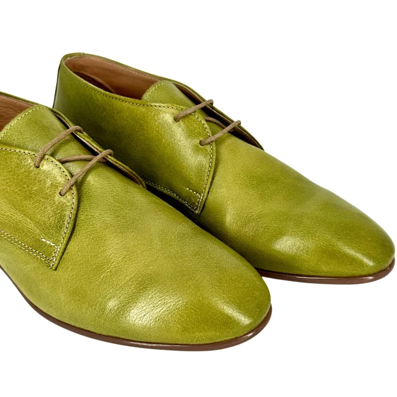 Handcrafted Green Dipped Leather Lace-up