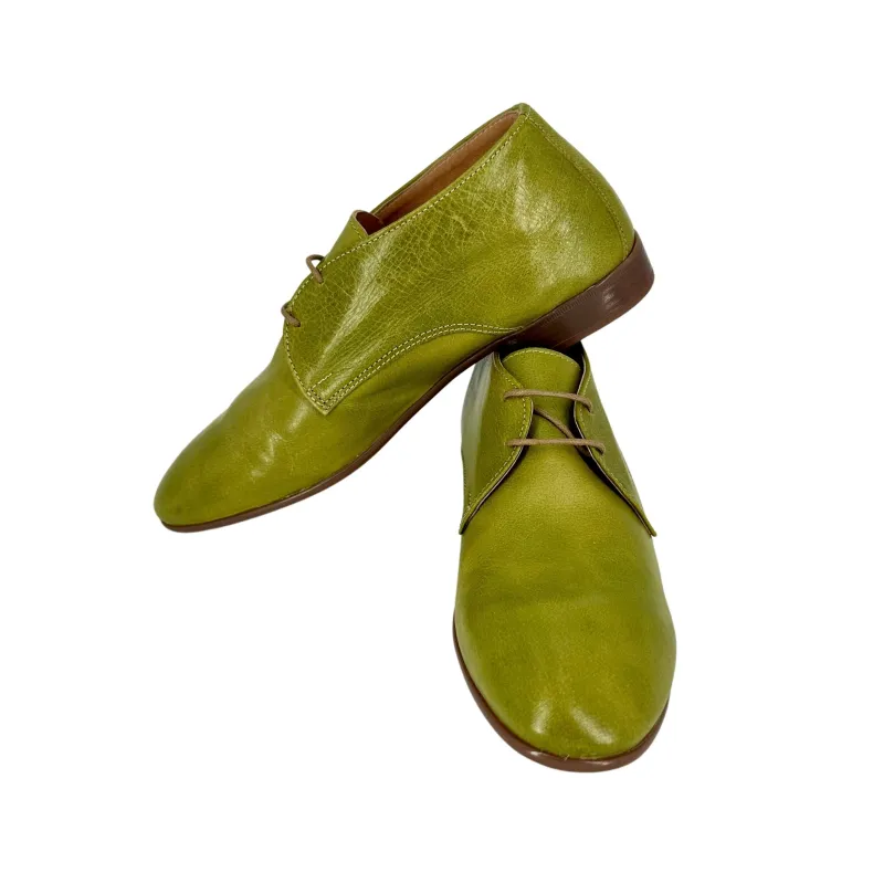 Handcrafted Green Dipped Leather Lace-up