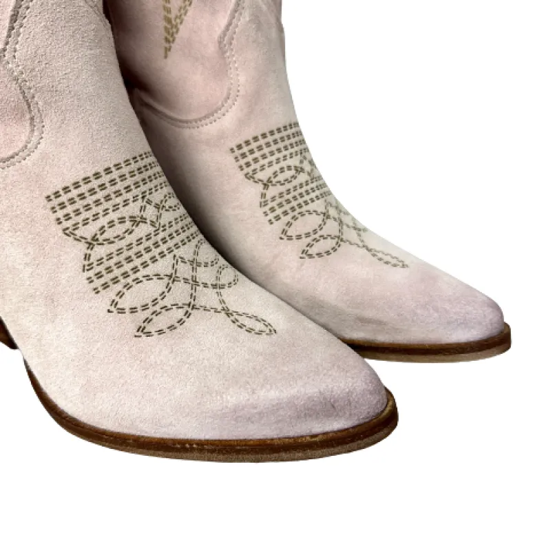 Handcrafted Texan In Powder Lasered Suede