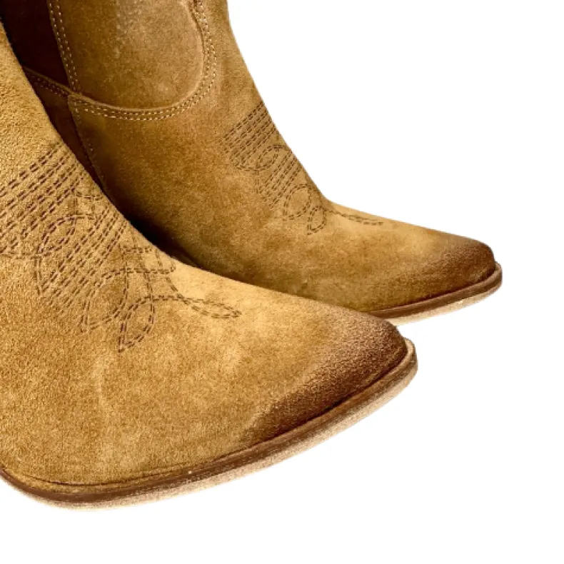 Handcrafted Texan In Lasered Leather Suede