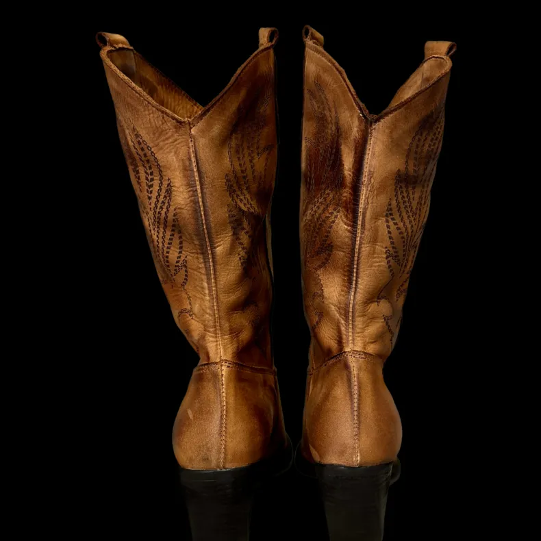 Handcrafted Texan In Medium Leather Lasered Leather