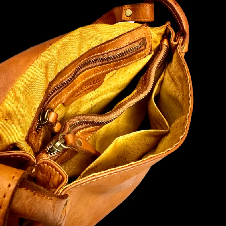 Handmade Bag In Washed Leather With Buckle