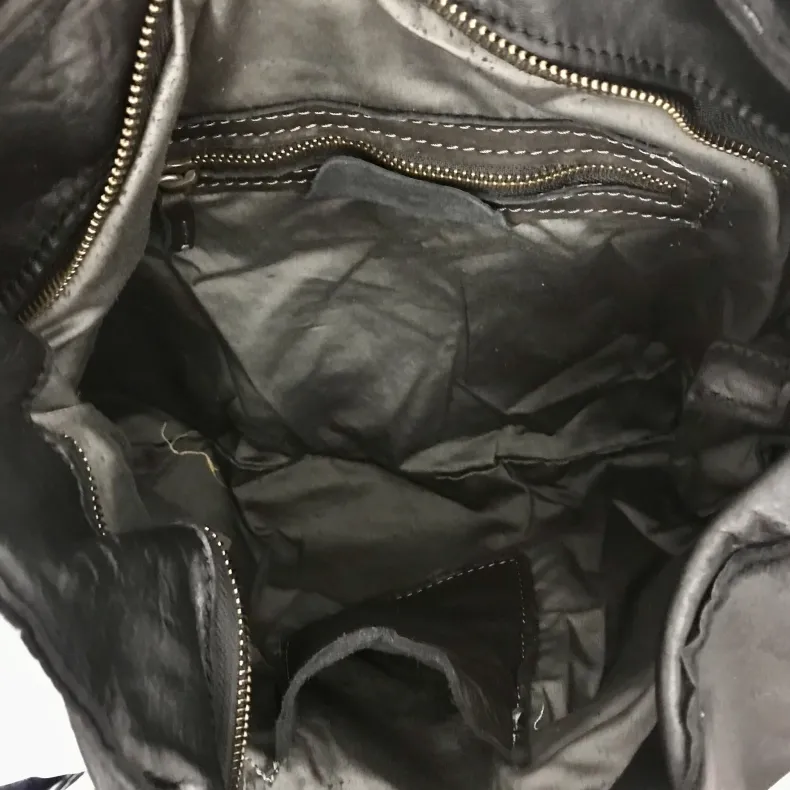 Handmade Bag In Washed Leather With Fringes