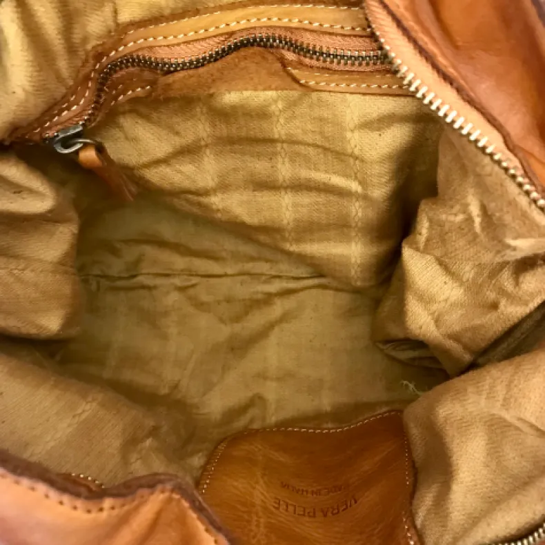 Handmade Bag In Washed Leather With Fringes