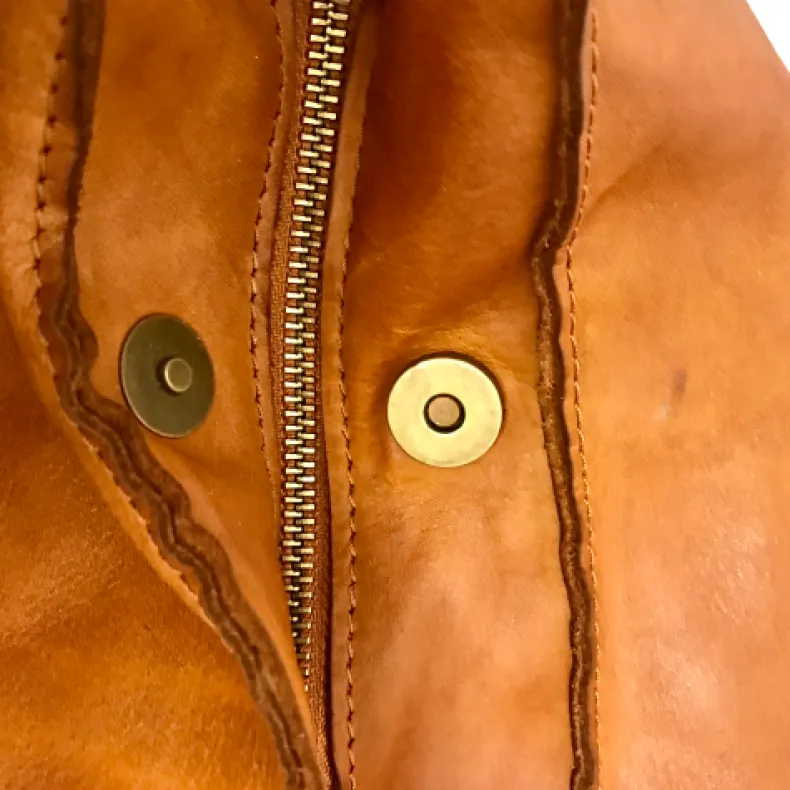 Handmade Bag In Washed Leather With Fringes