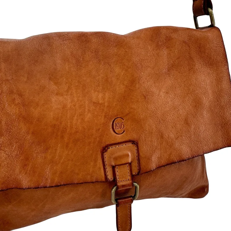 Meri – Smooth Leather Shoulder Bag
