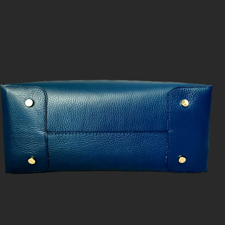Rigid Handmade Bag In Textured Leather