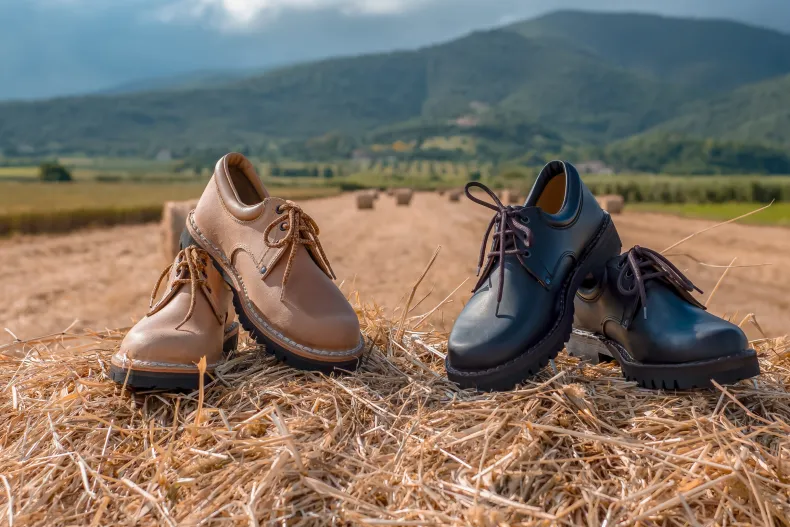 Work Shoe In Natural Vibram Cowhide